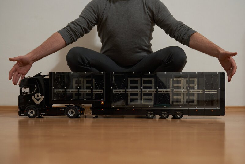 Vand camion/ trailer 1:18 custom, metalic, full open